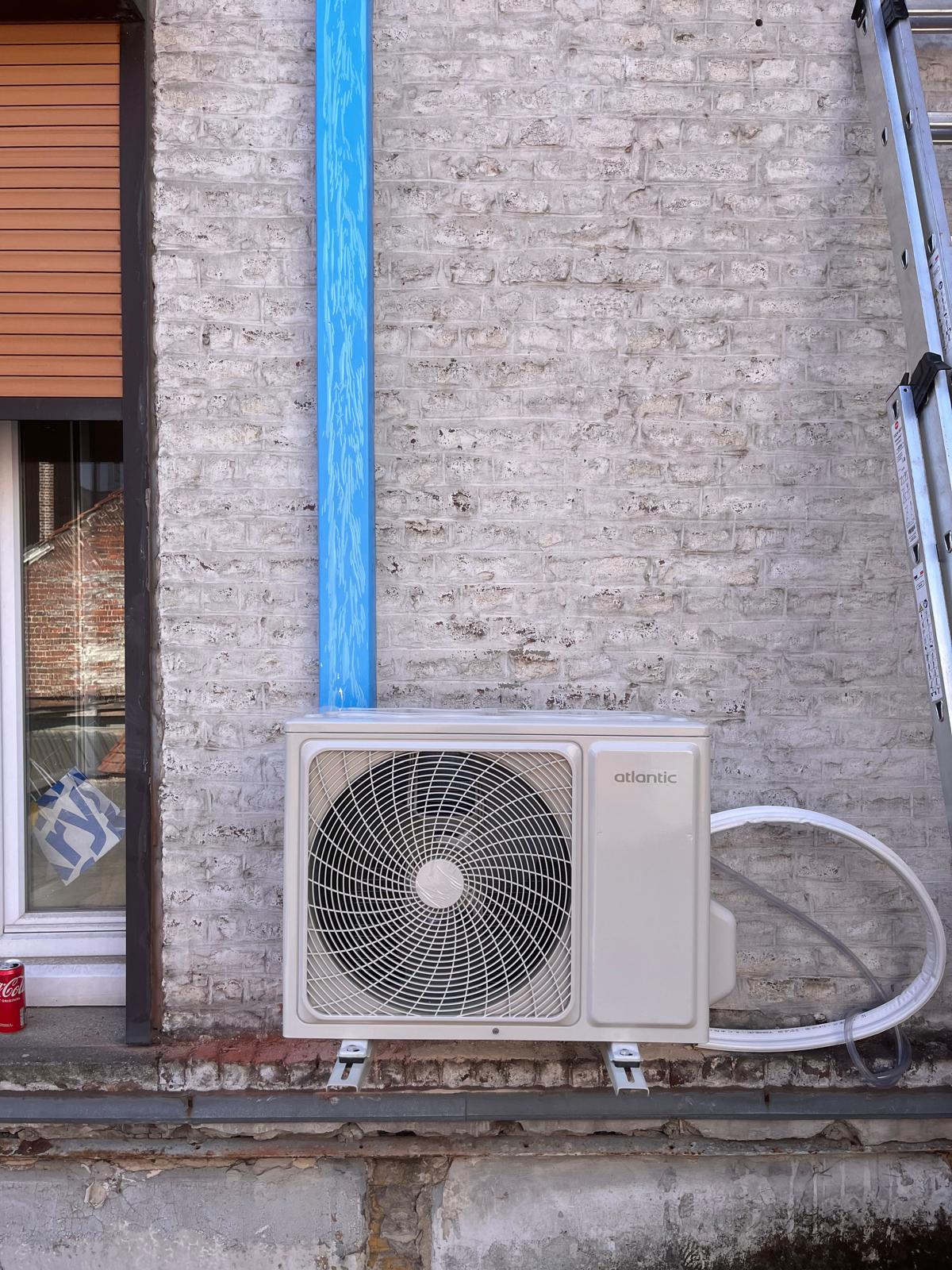 Divi-Image-Hover-Hero-Image-3-1